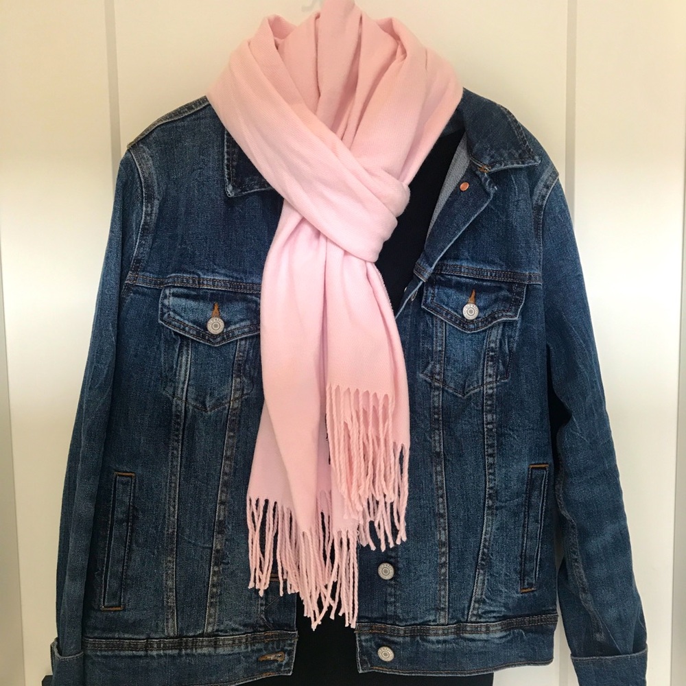 2/$10! Fleece fringed scarf - pale pink